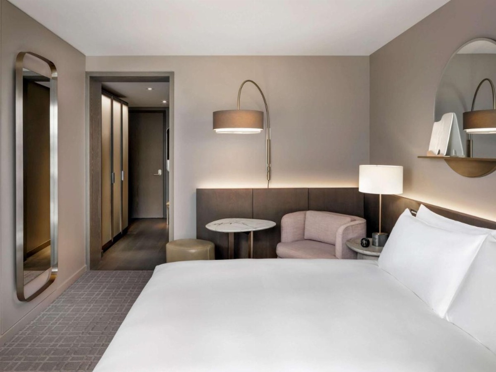 Producers One Bedroom Suite with Roll-In Shower and Lounge Access - Mobility Hearing Access